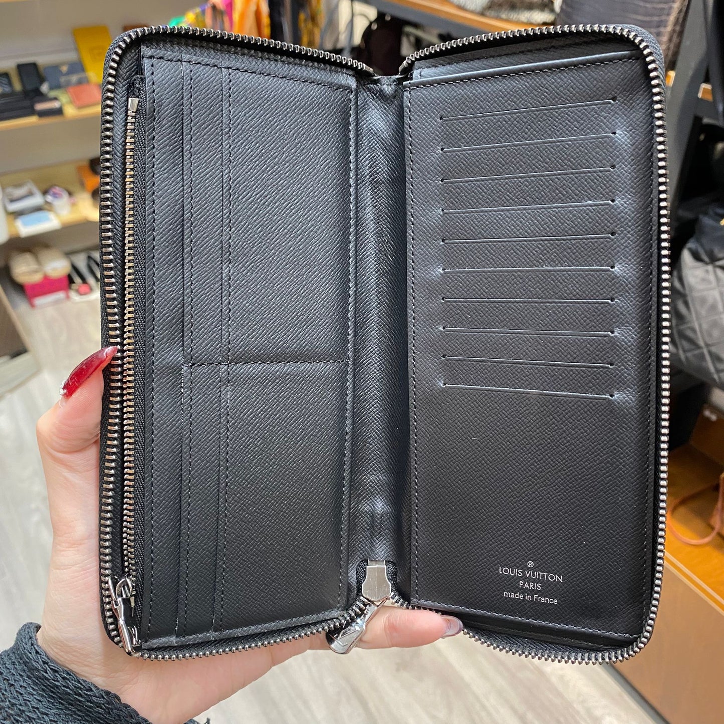 LV 黑花長銀包 有盒