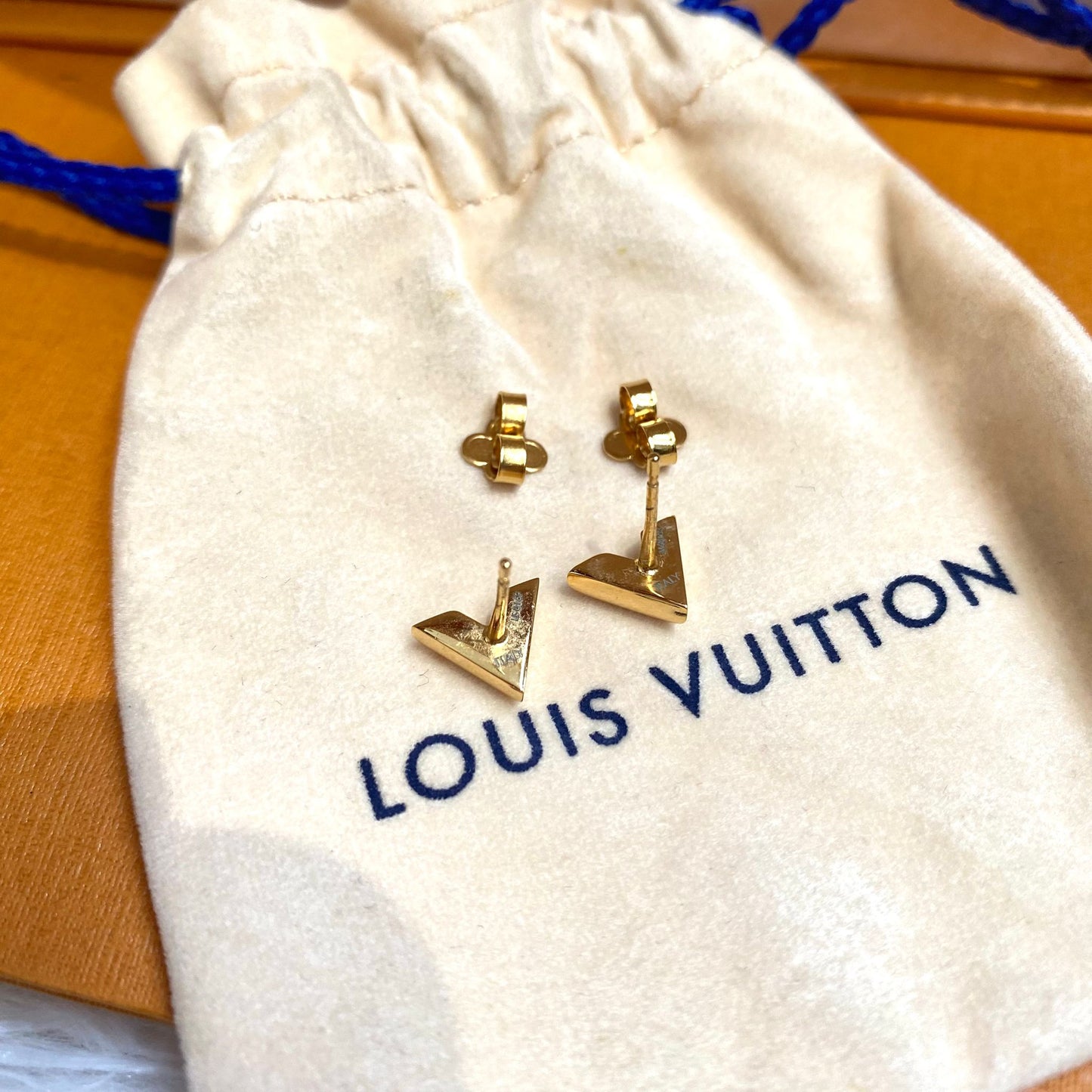 LV 耳環 (耳針款) 有塵袋