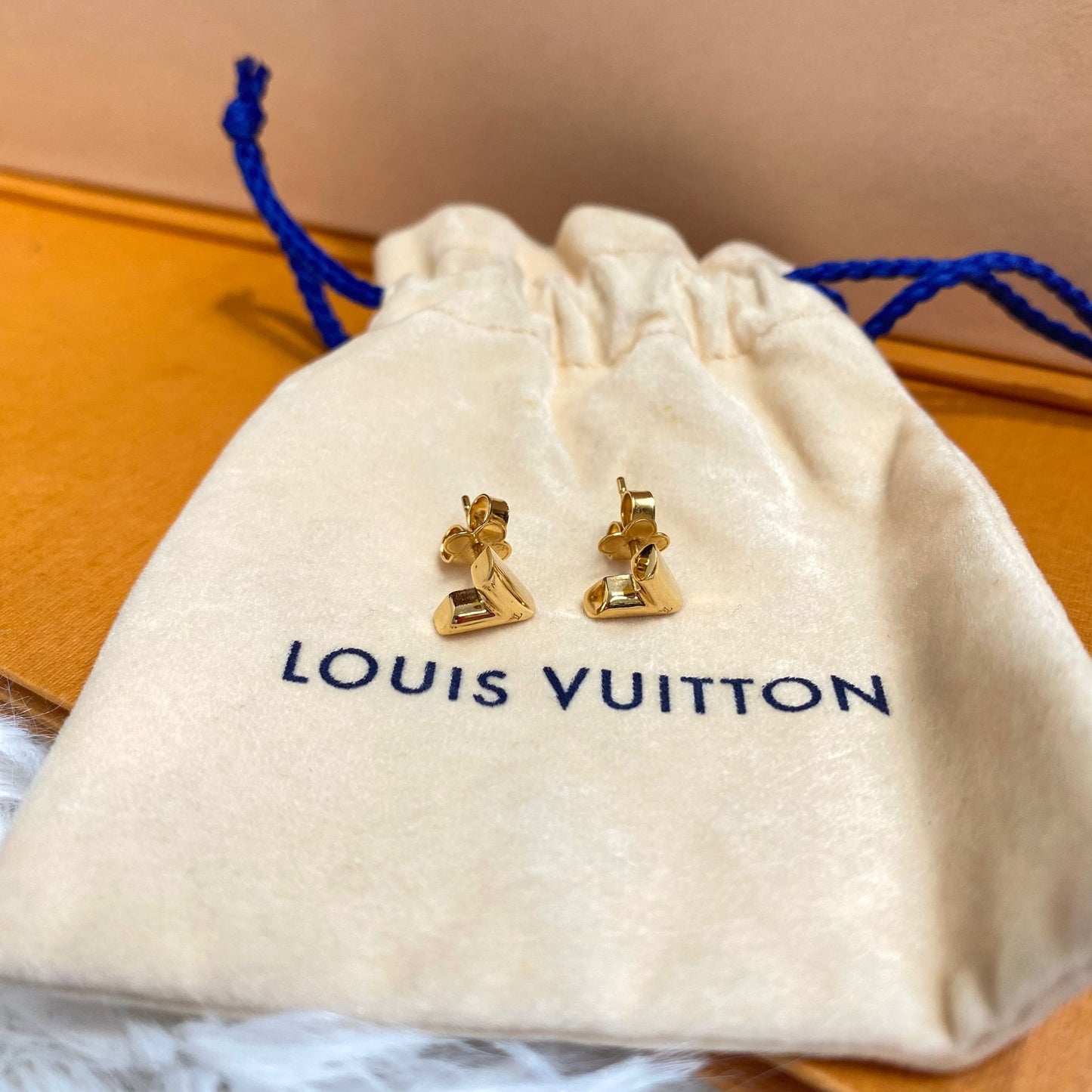 LV 耳環 (耳針款) 有塵袋