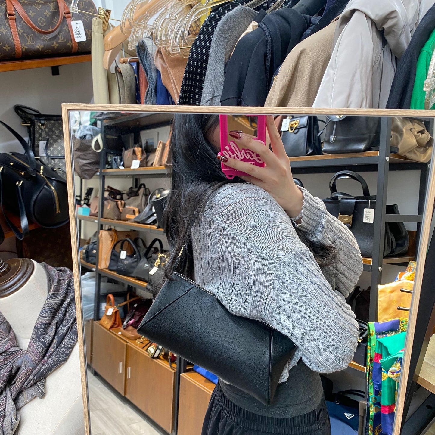 Ferragamo腋下包