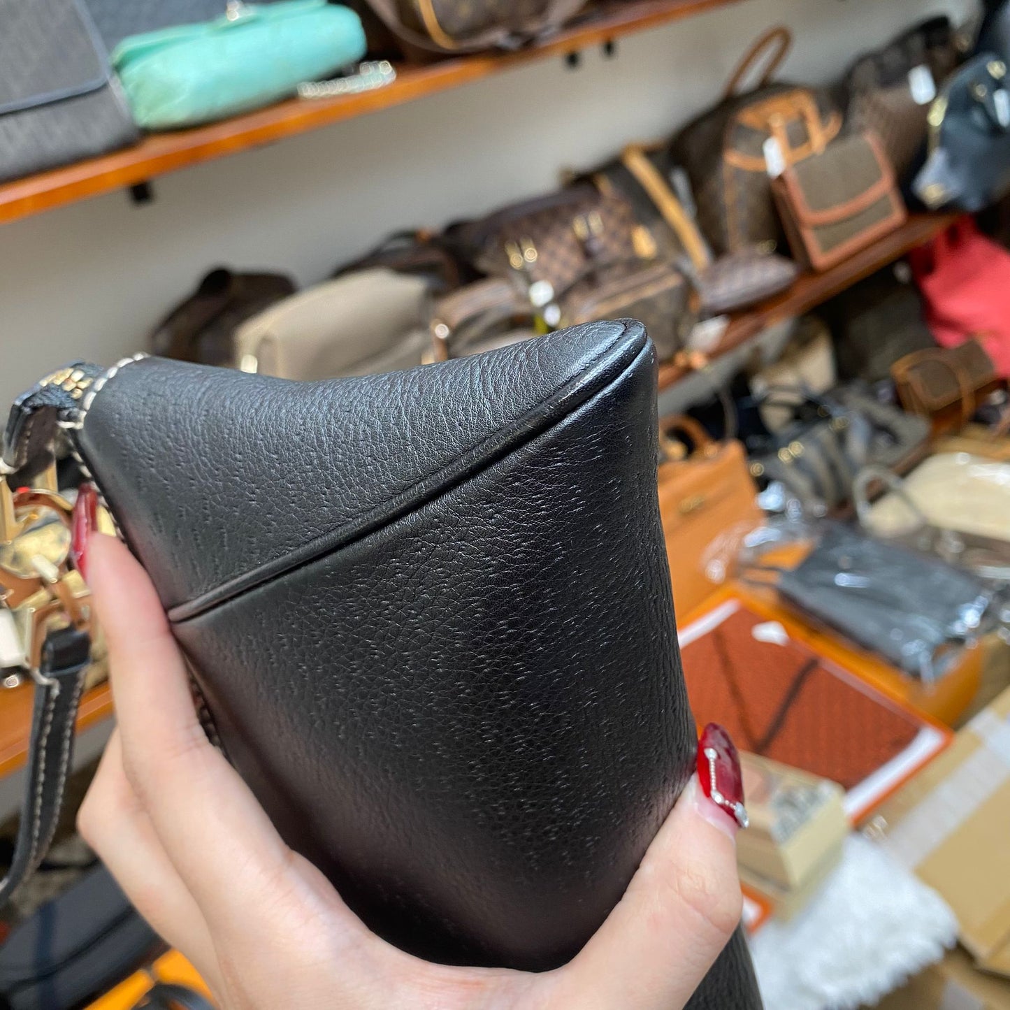 Ferragamo腋下包