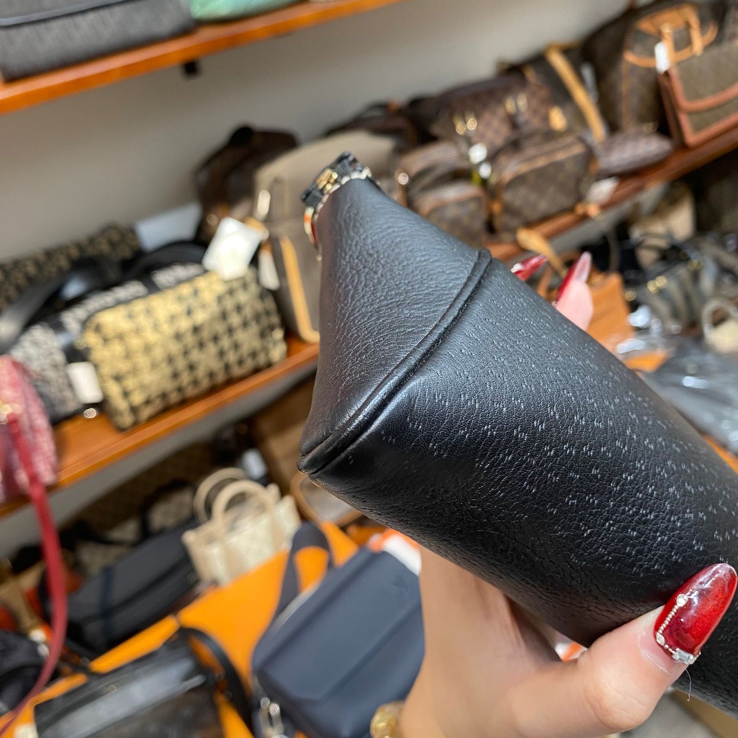Ferragamo腋下包