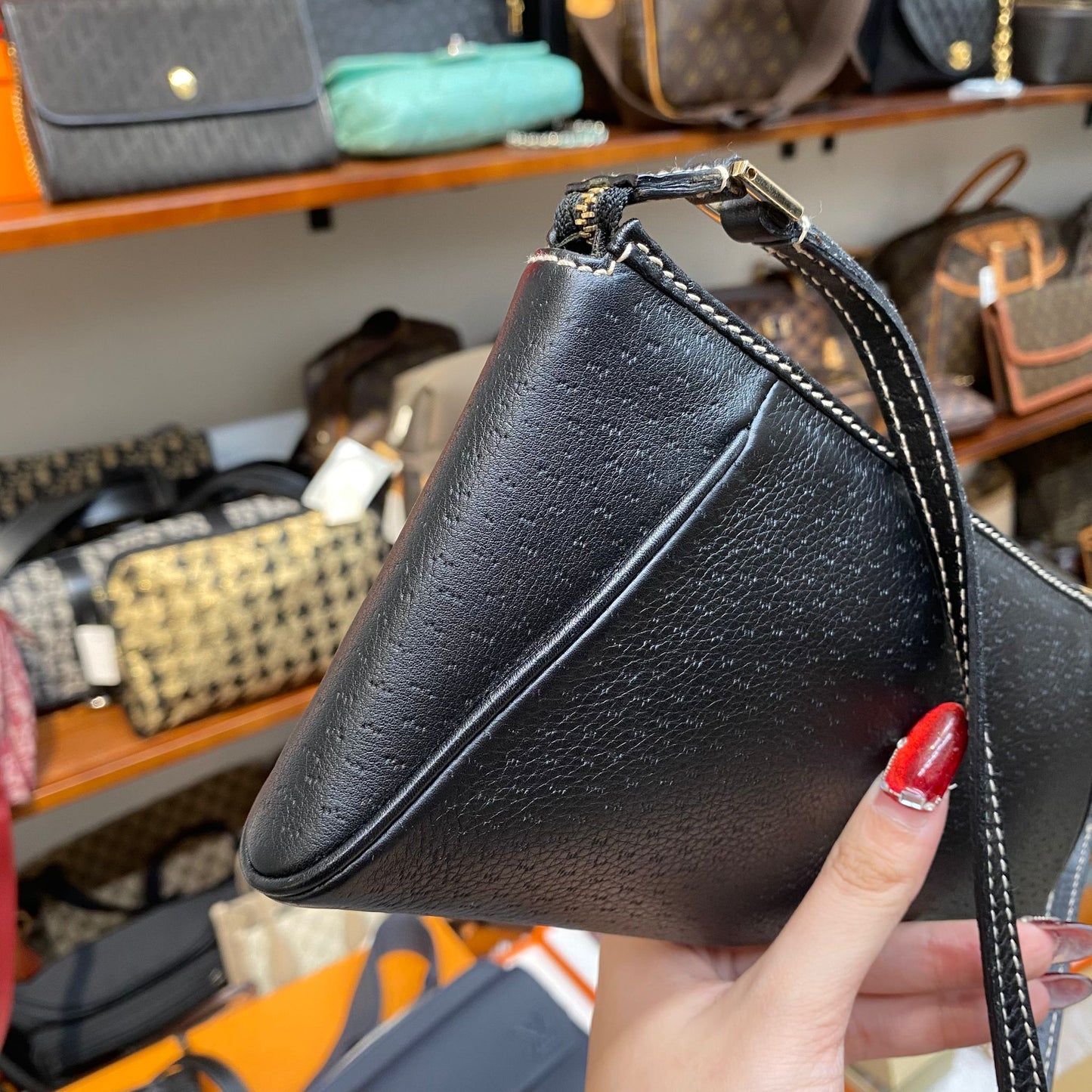 Ferragamo腋下包