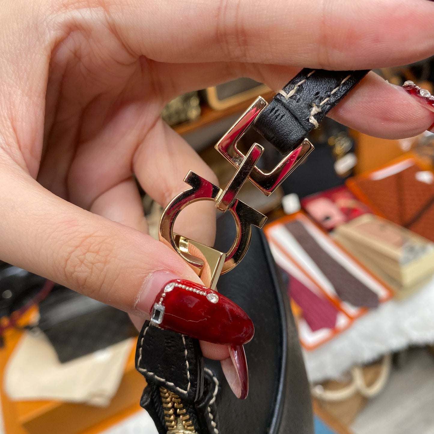Ferragamo腋下包