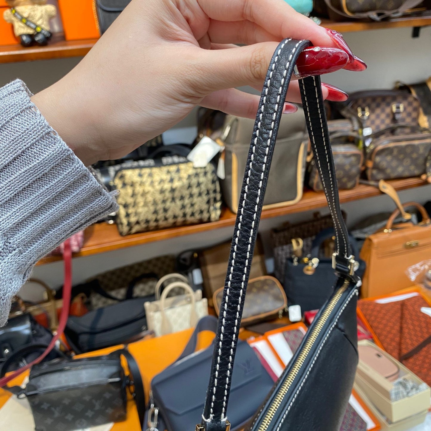 Ferragamo腋下包