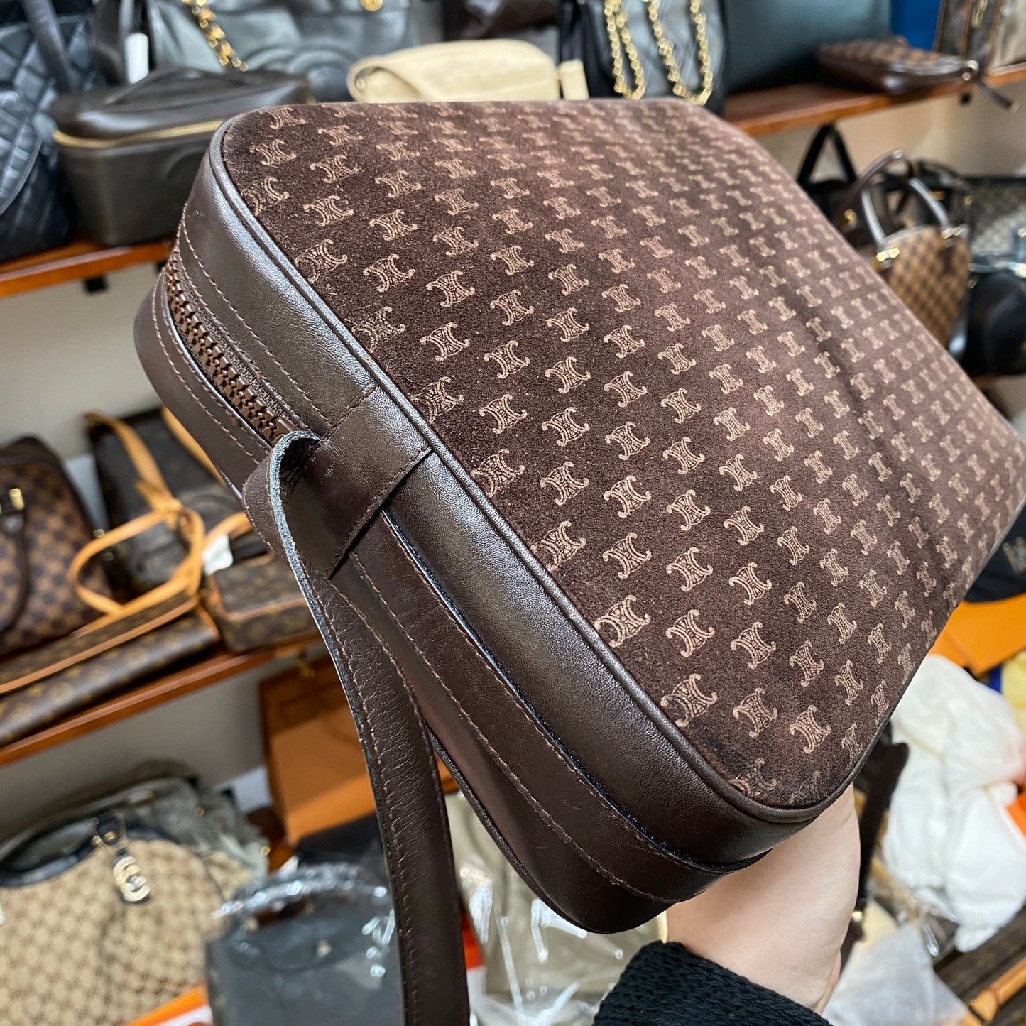 Celine 絨面斜孭袋