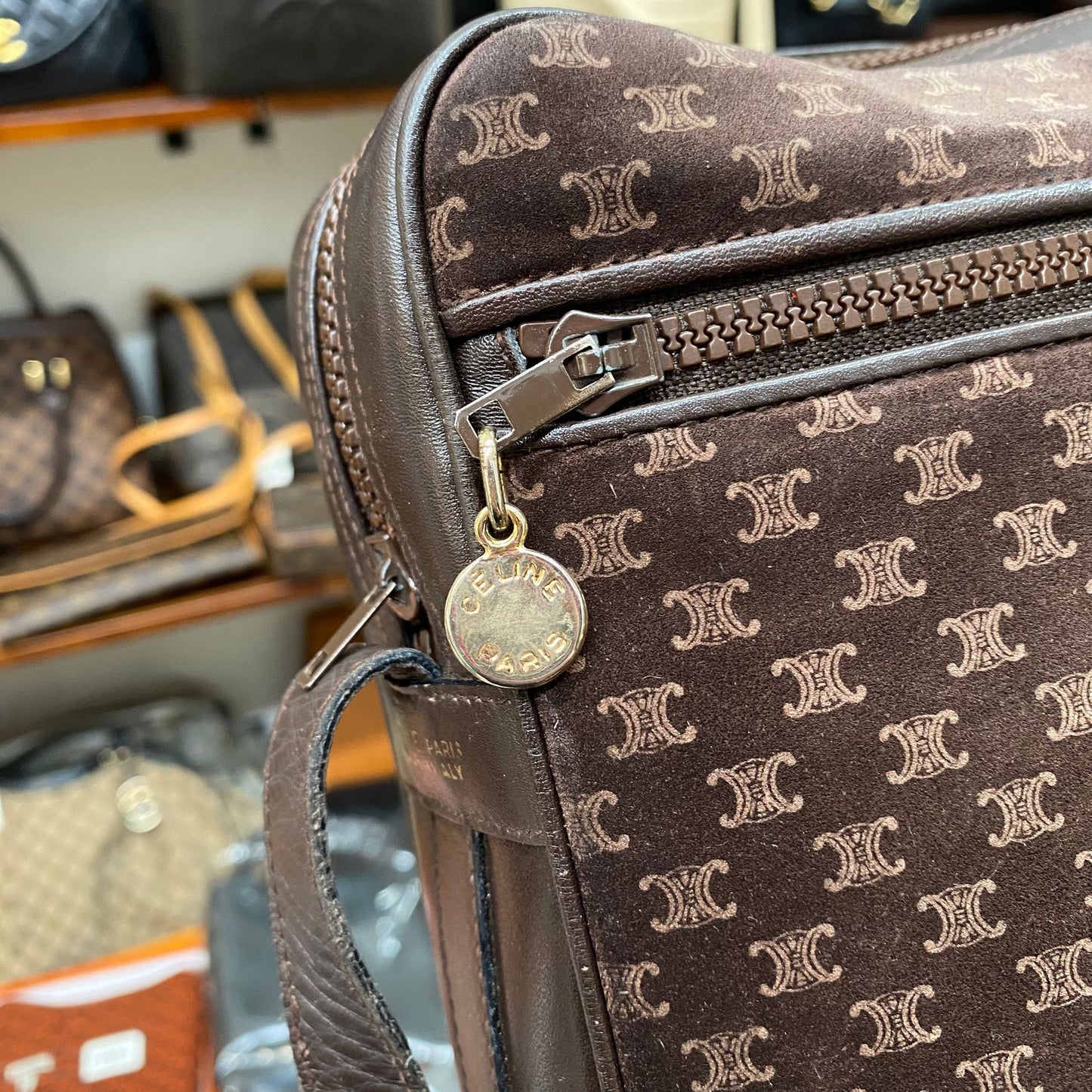 Celine 絨面斜孭袋