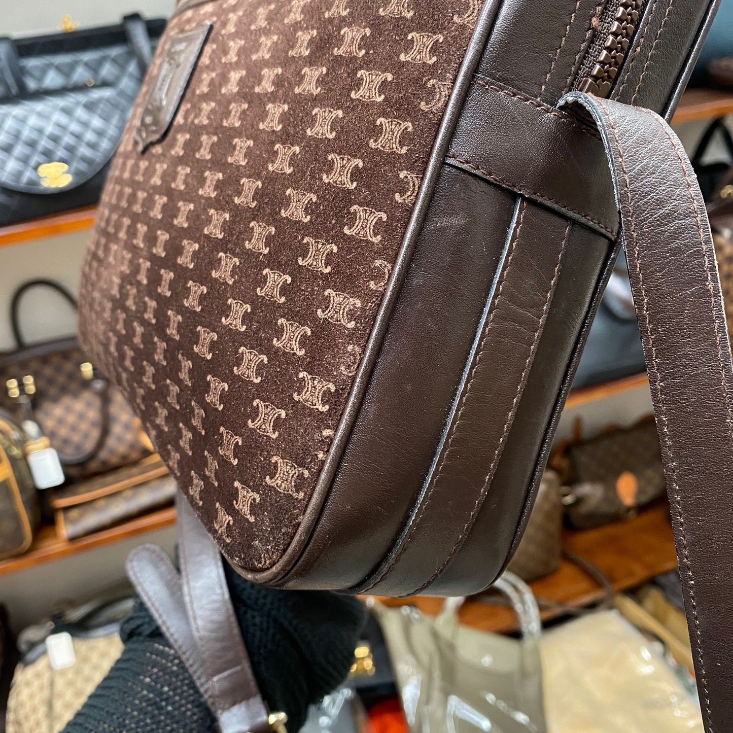 Celine 絨面斜孭袋