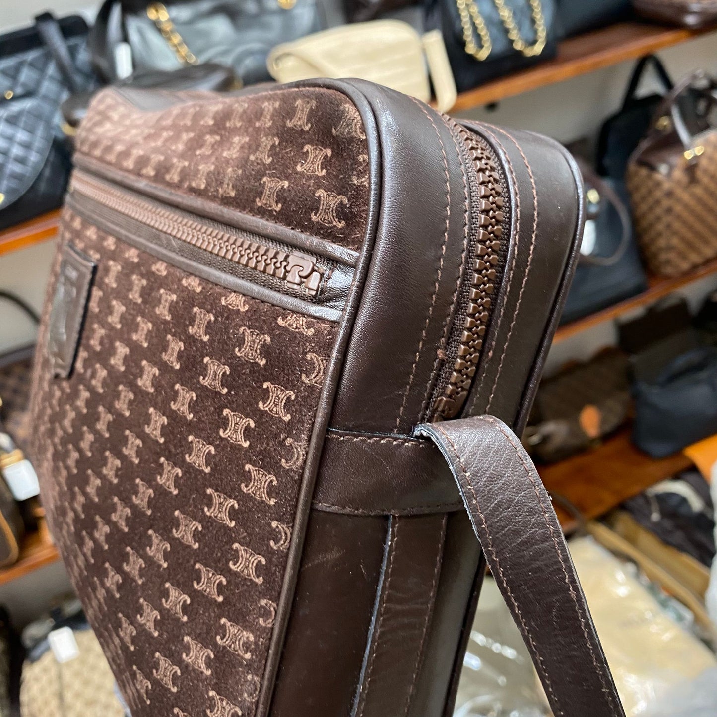 Celine 絨面斜孭袋