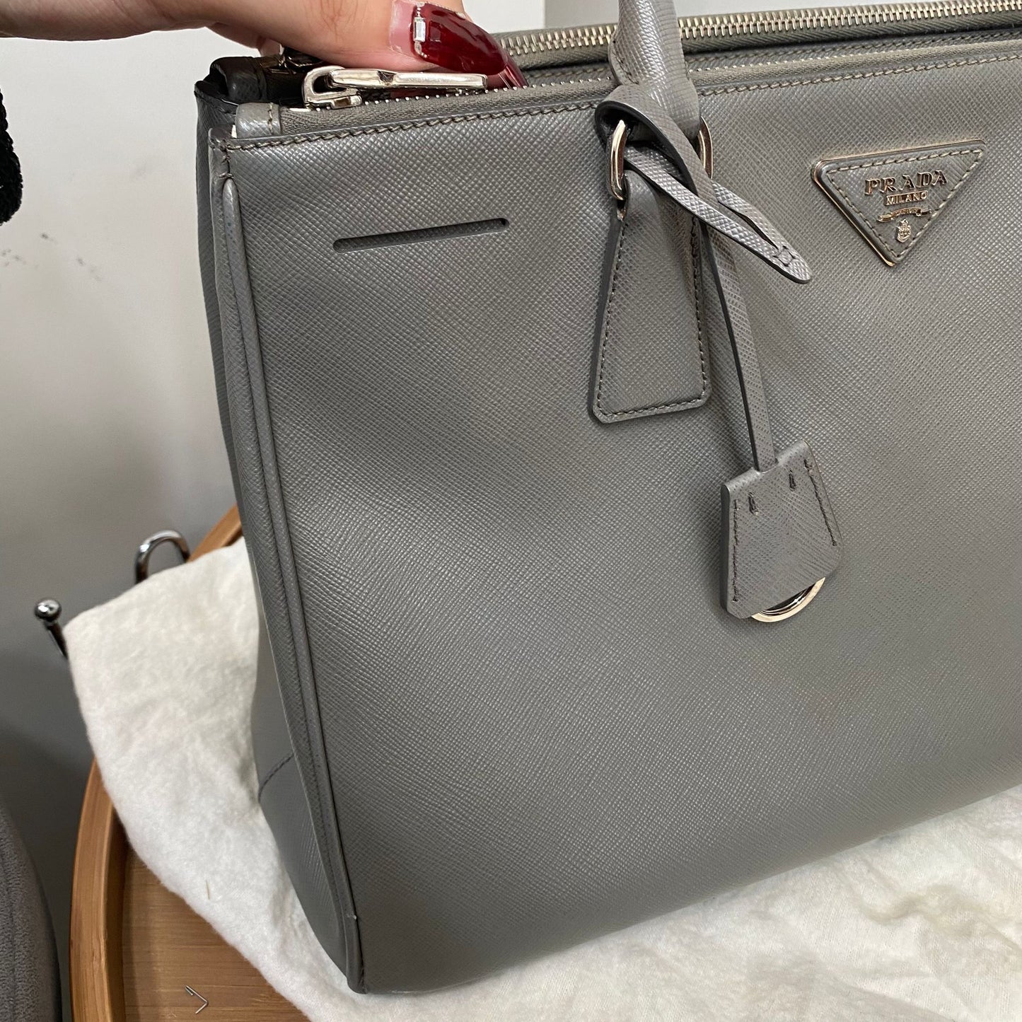PRADA 3 WAY Tote 灰色