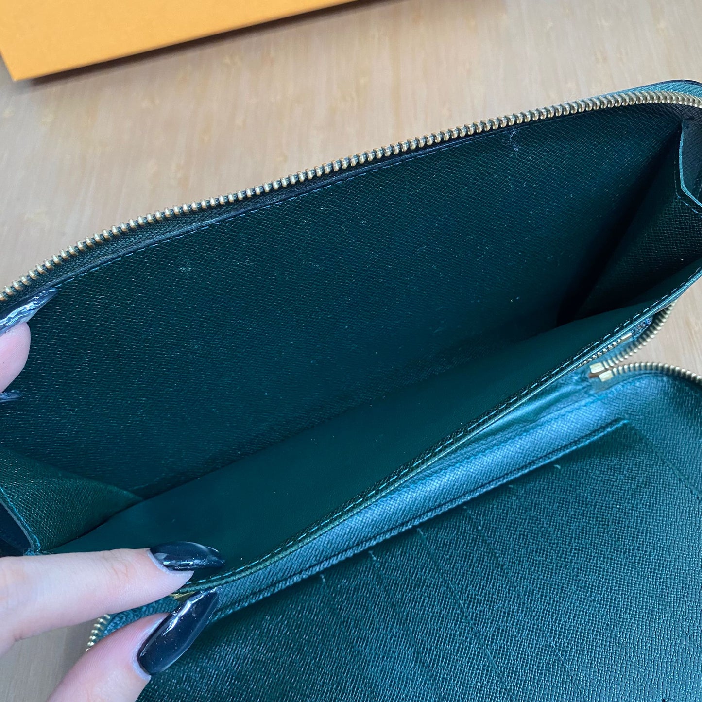 LV Travel Wallet 有盒