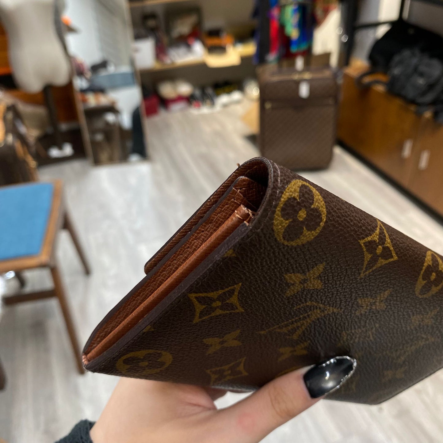 LV 老花長銀包