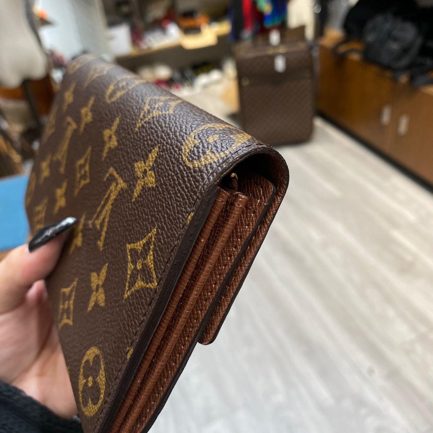 LV 老花長銀包