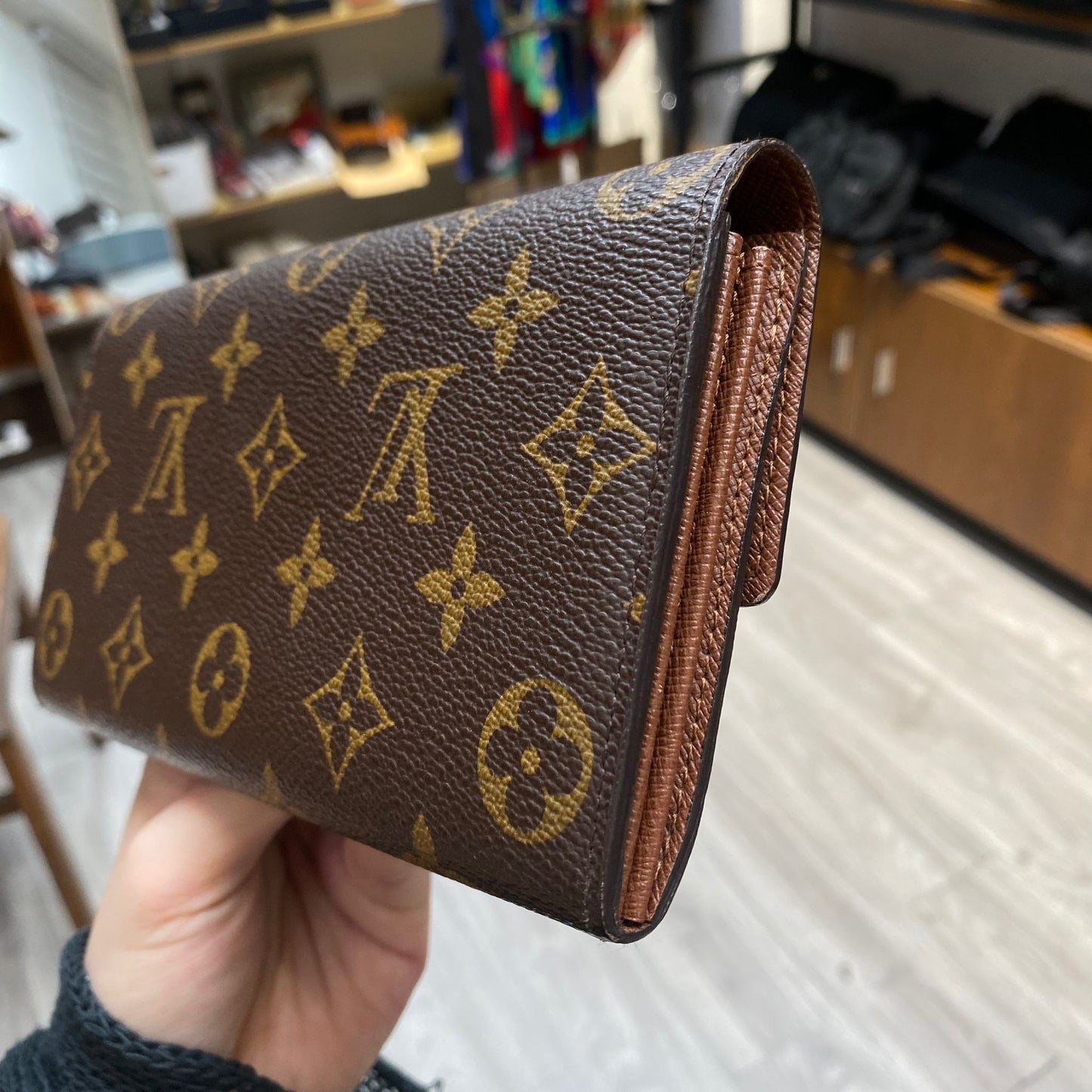 LV 老花長銀包