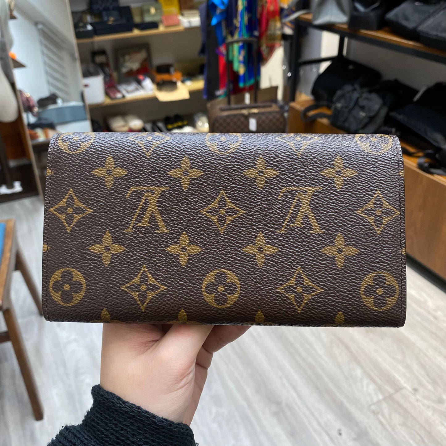 LV 老花長銀包