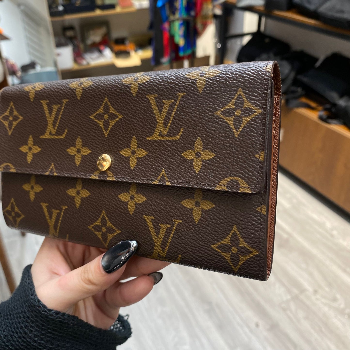 LV 老花長銀包