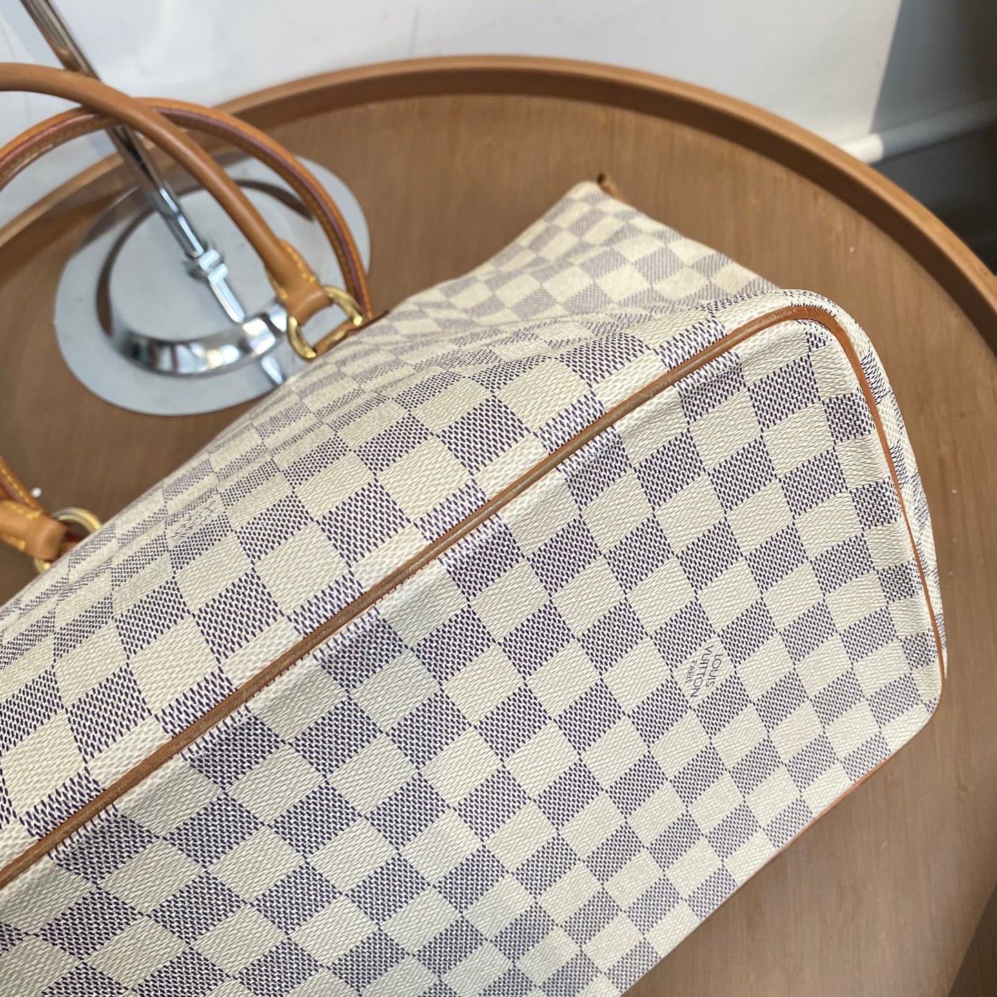 LV 白棋盤 TOTE