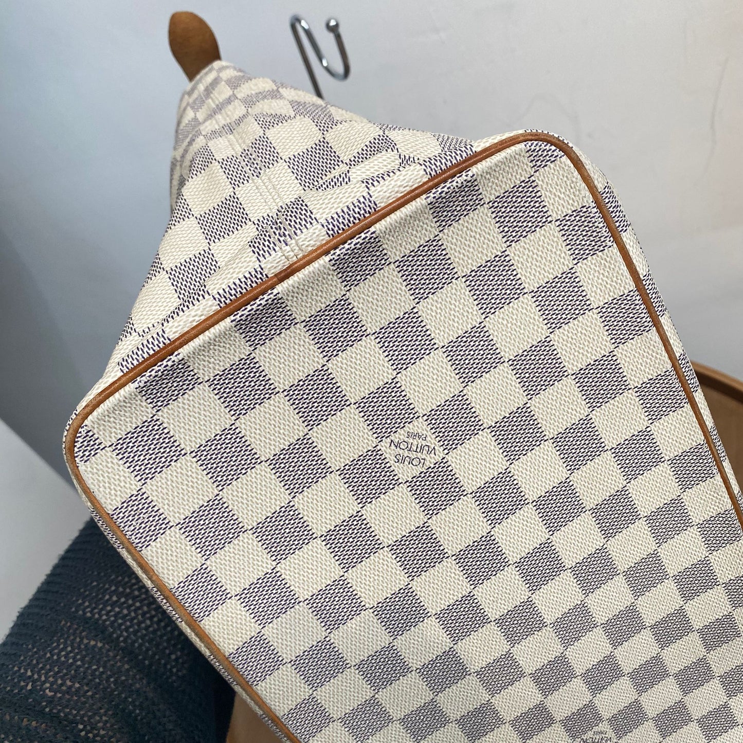 LV 白棋盤 TOTE