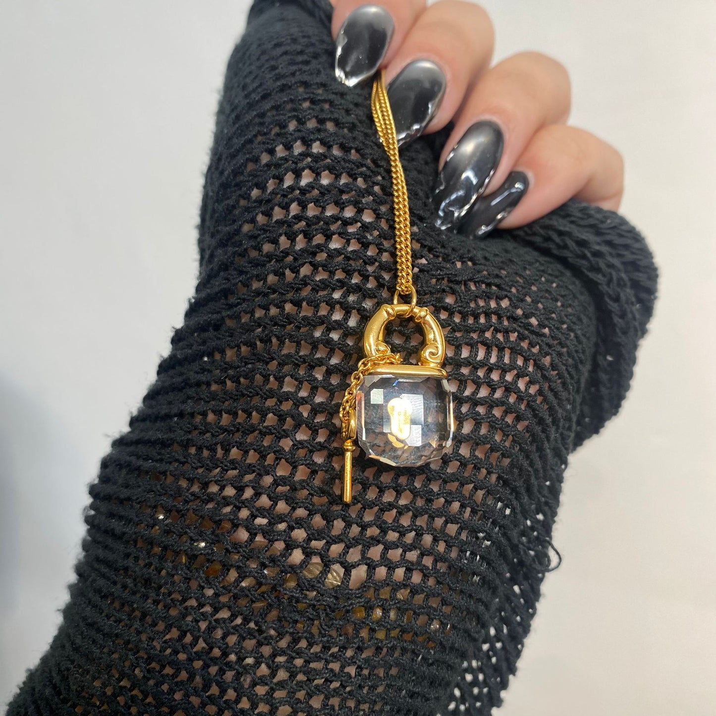 SWAROVSKI 鎖匙+鎖頸鏈 有盒