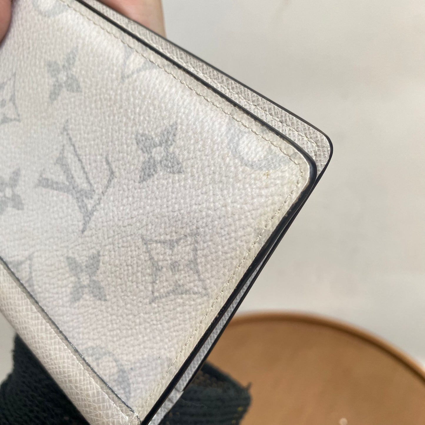 LV 白老花長銀包