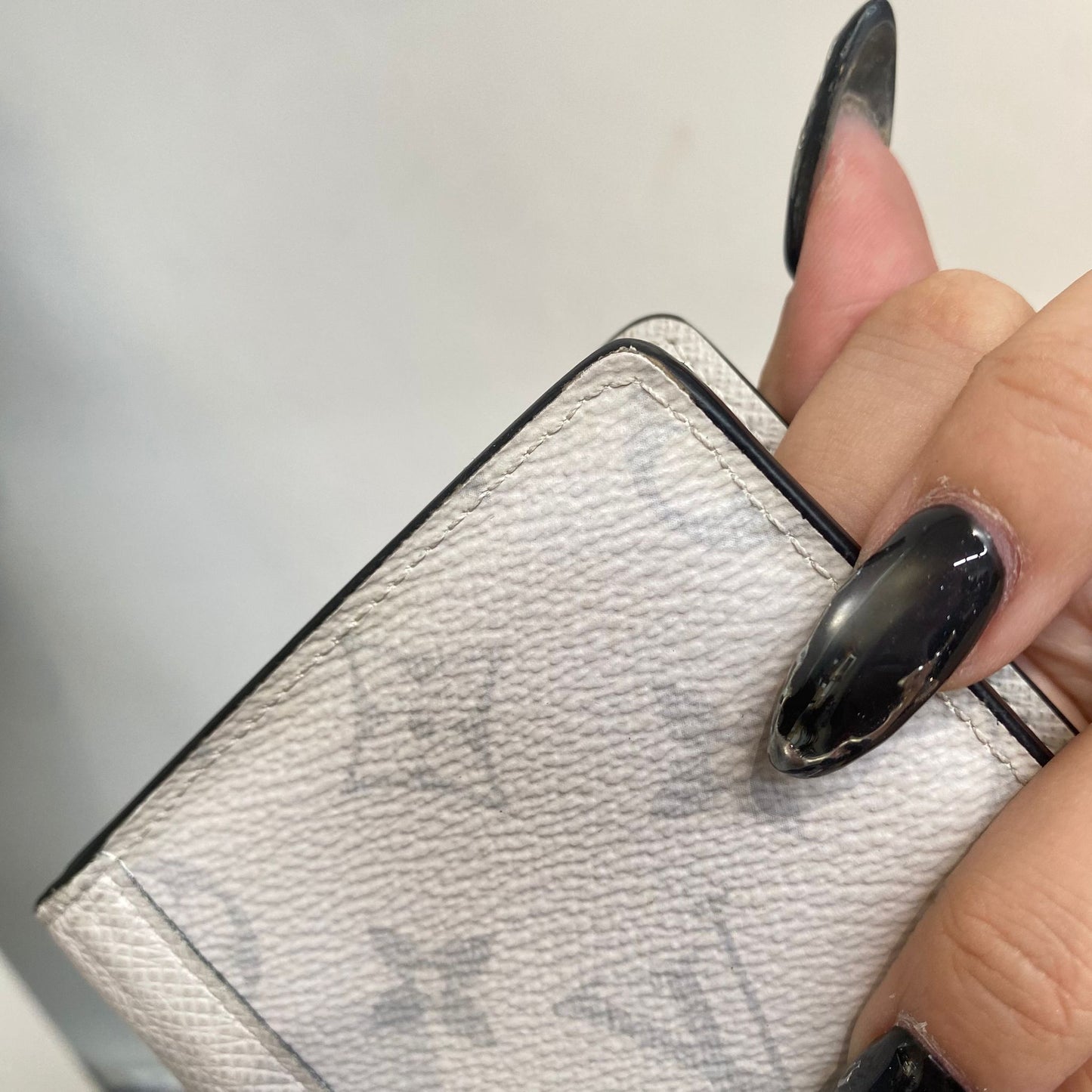 LV 白老花長銀包