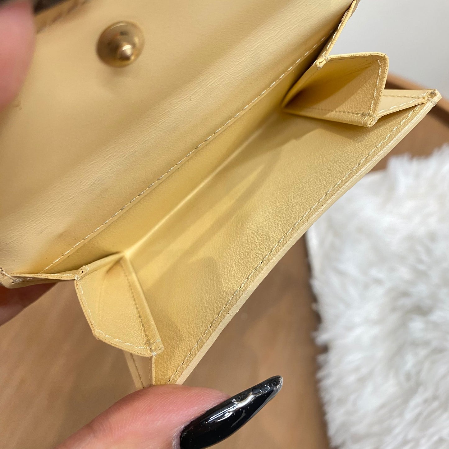LV EPI卡片套 淡黃 有盒