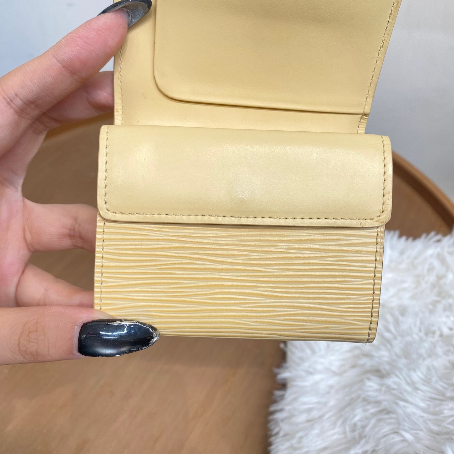 LV EPI卡片套 淡黃 有盒