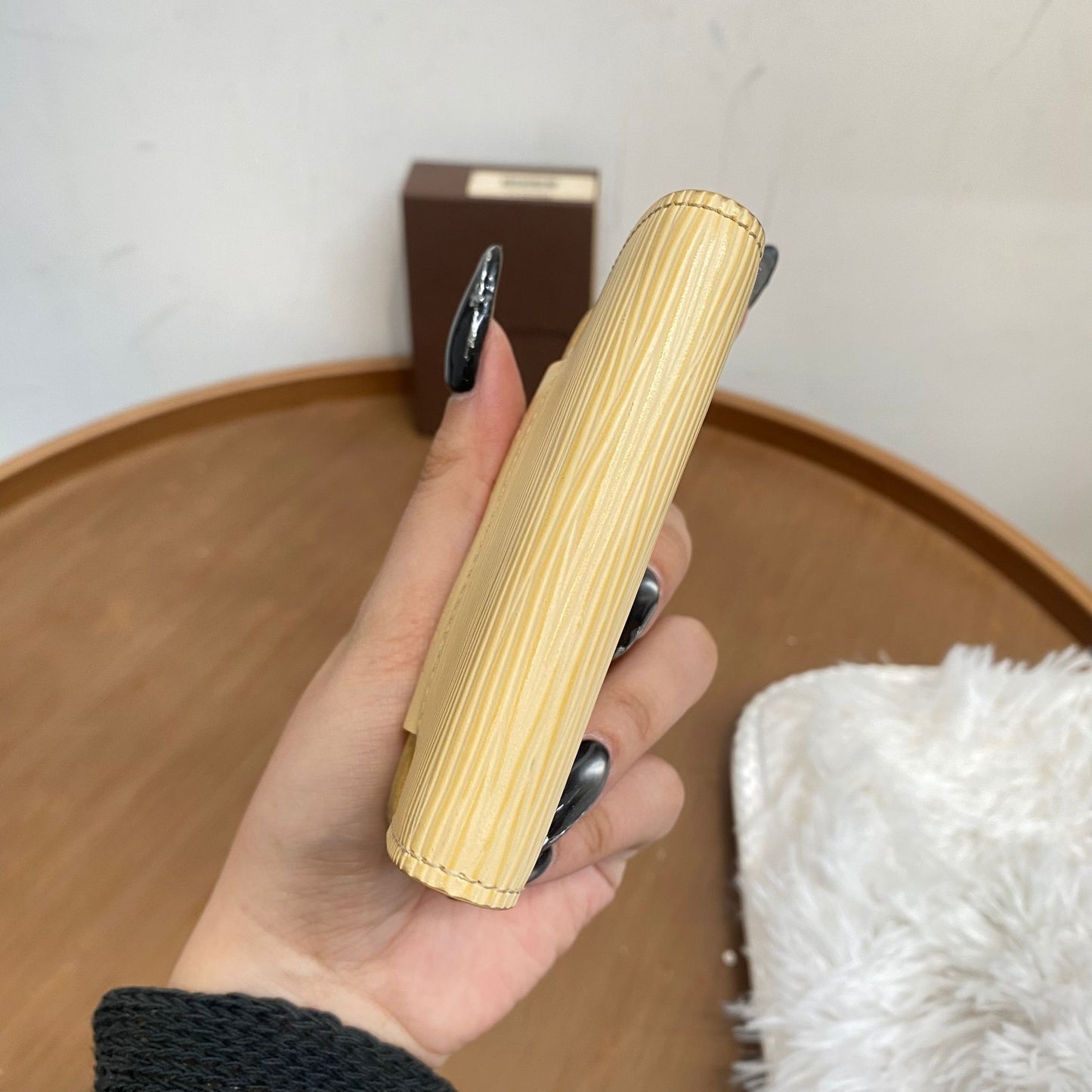 LV EPI卡片套 淡黃 有盒