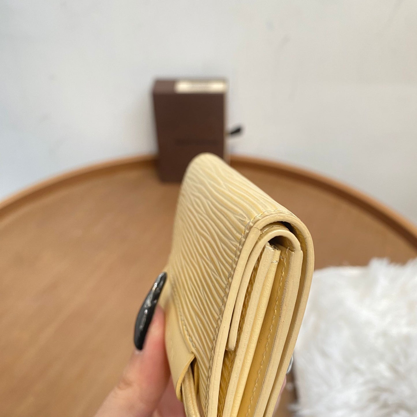 LV EPI卡片套 淡黃 有盒