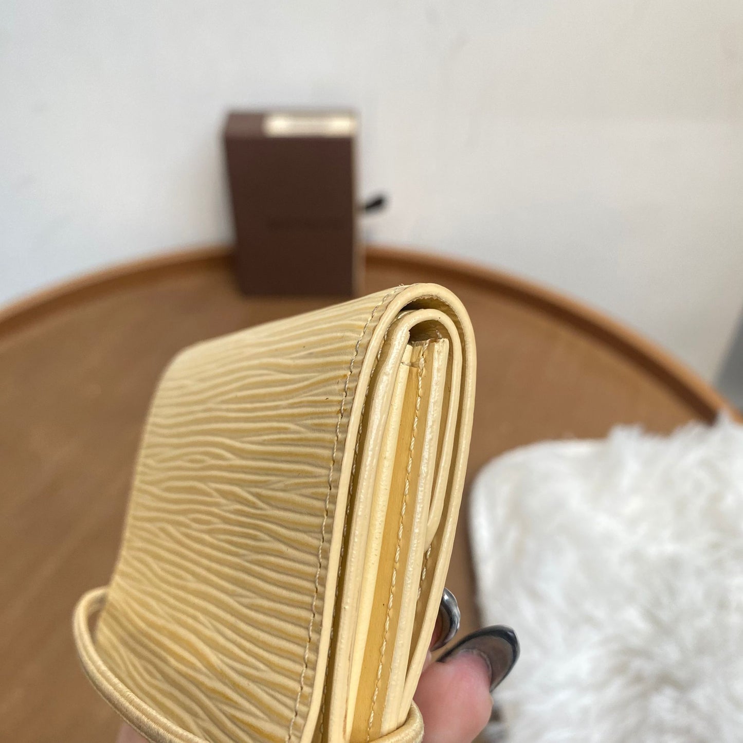 LV EPI卡片套 淡黃 有盒