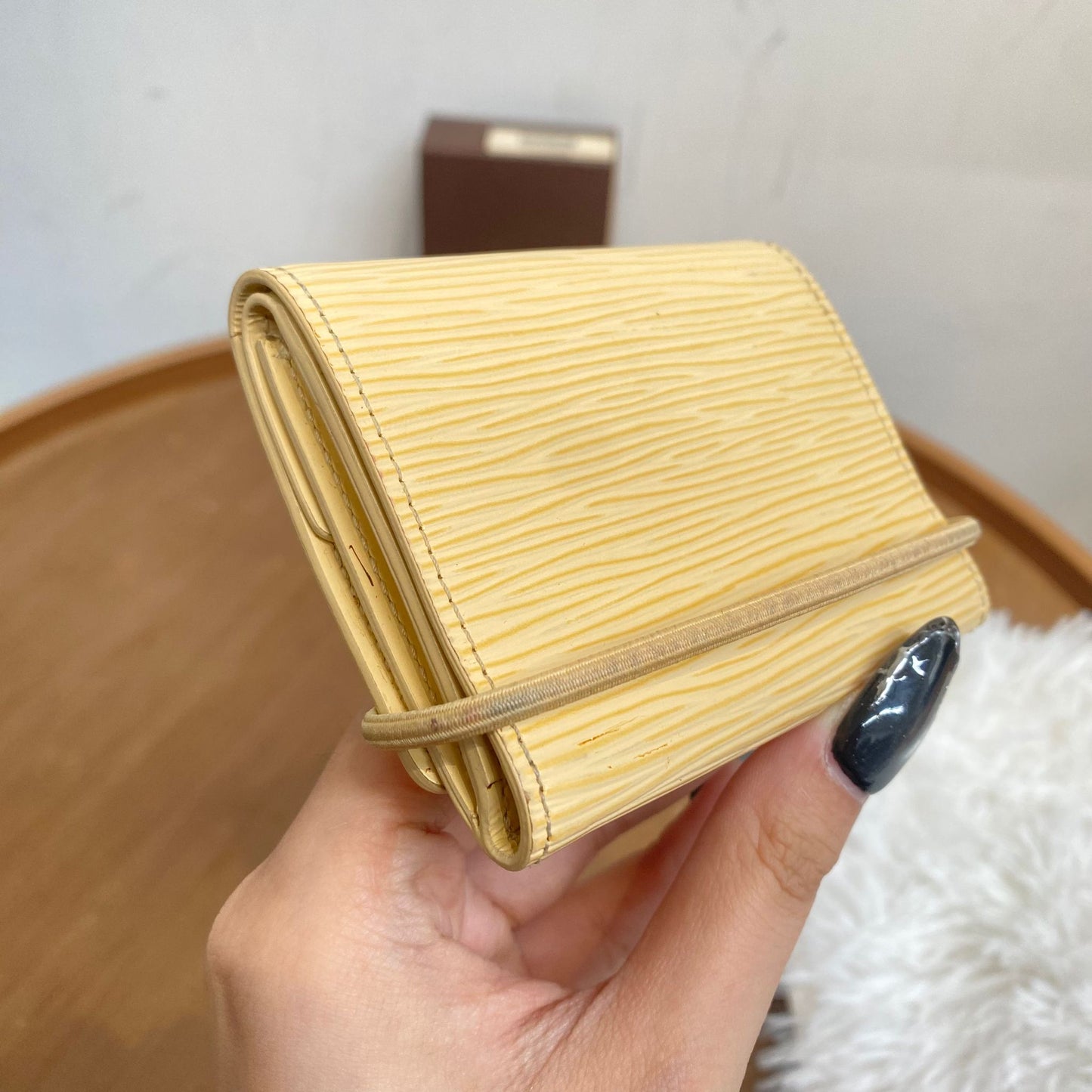 LV EPI卡片套 淡黃 有盒
