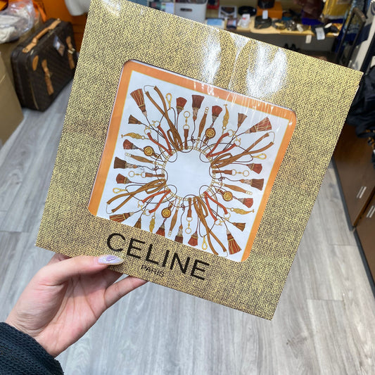 Celine 100%真絲大絲巾 有盒