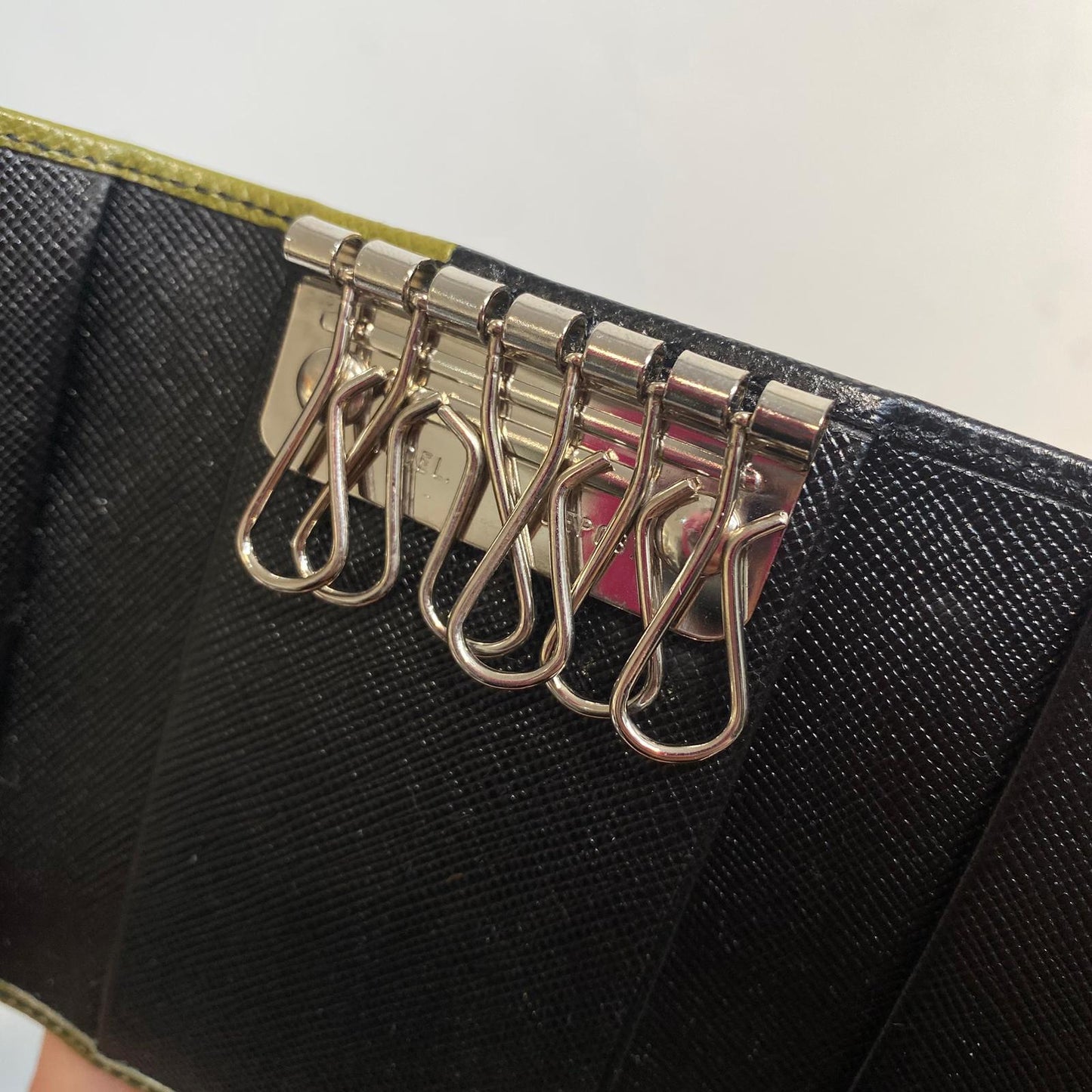 PRADA 雙色鎖匙包