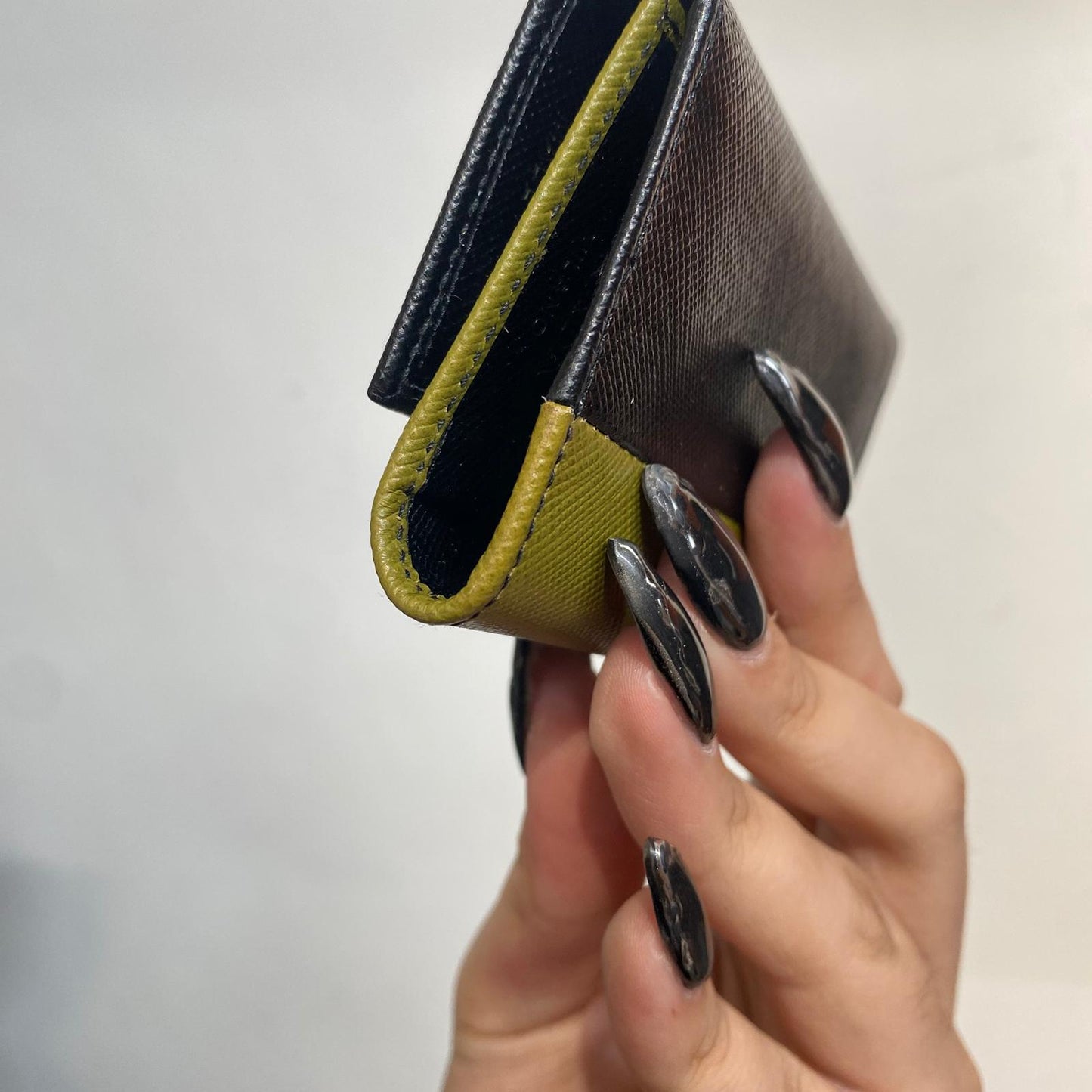 PRADA 雙色鎖匙包