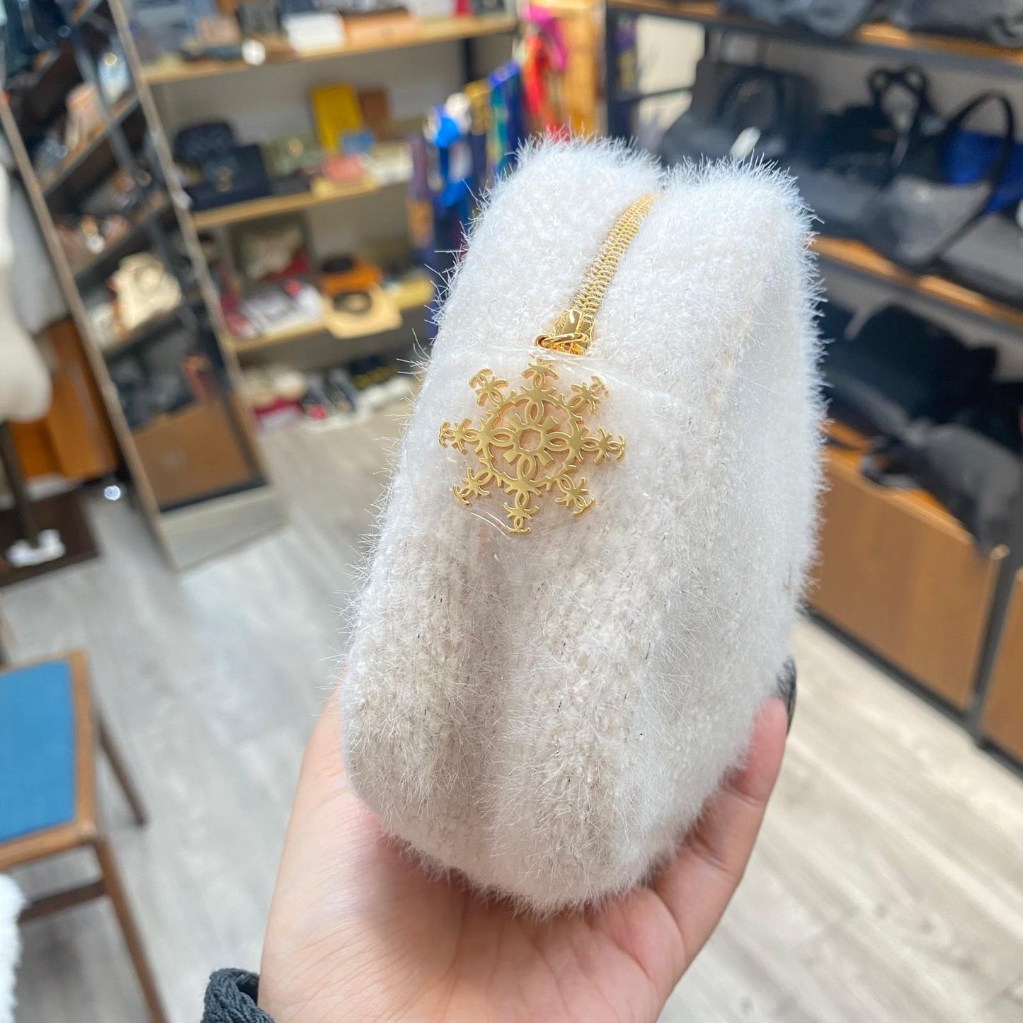 CHANEL 化妝袋 白色毛毛 2024聖誕版
