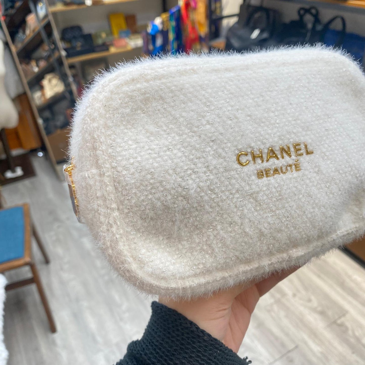 CHANEL 化妝袋 白色毛毛 2024聖誕版