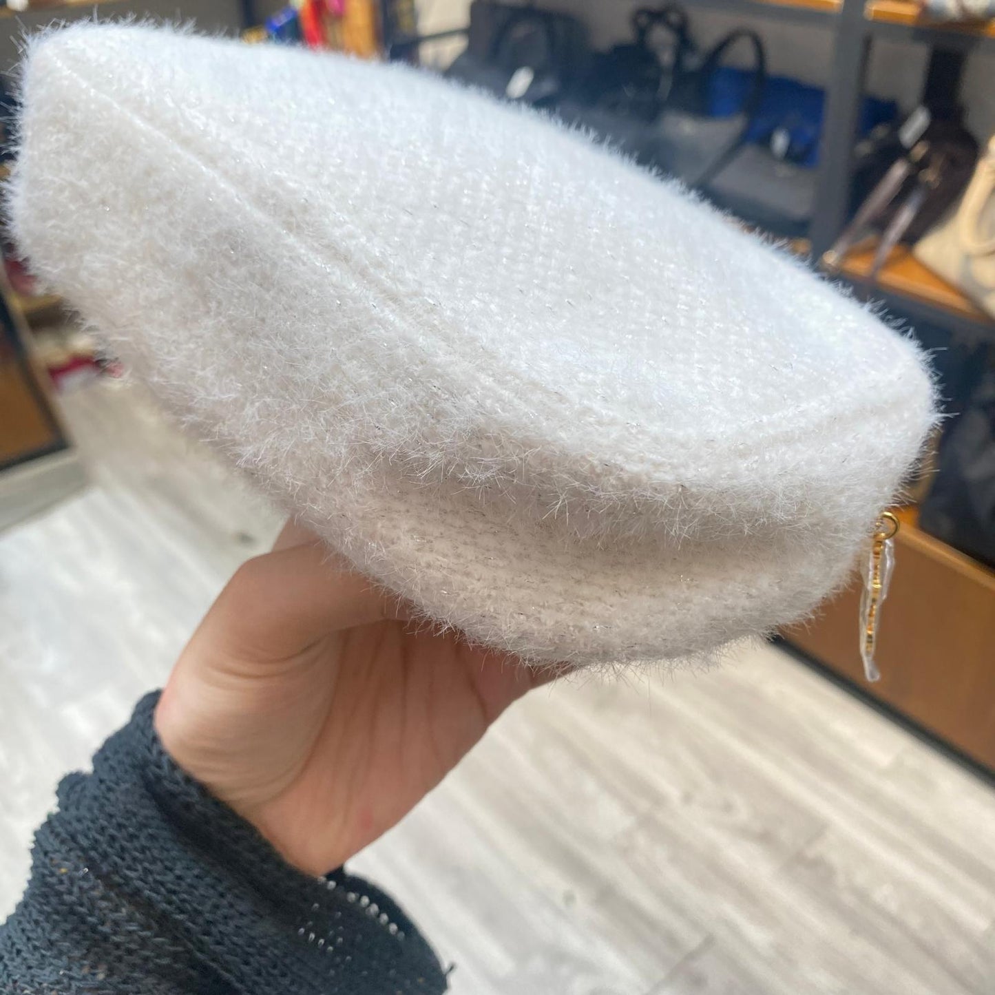 CHANEL 化妝袋 白色毛毛 2024聖誕版