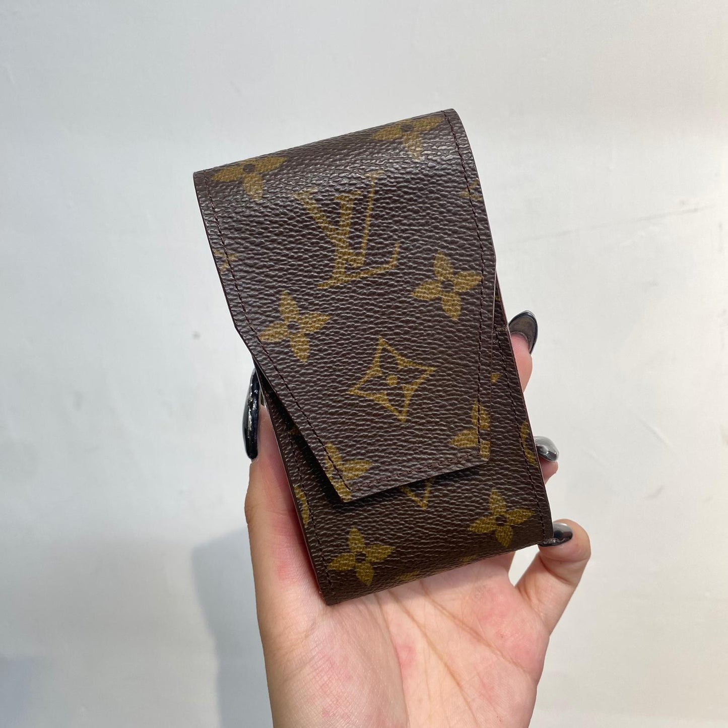 LV Case