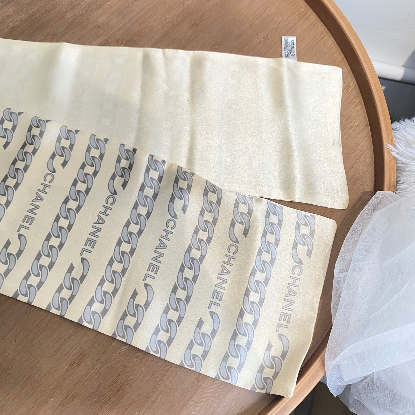 Chanel 100%真絲長絲巾 有tag