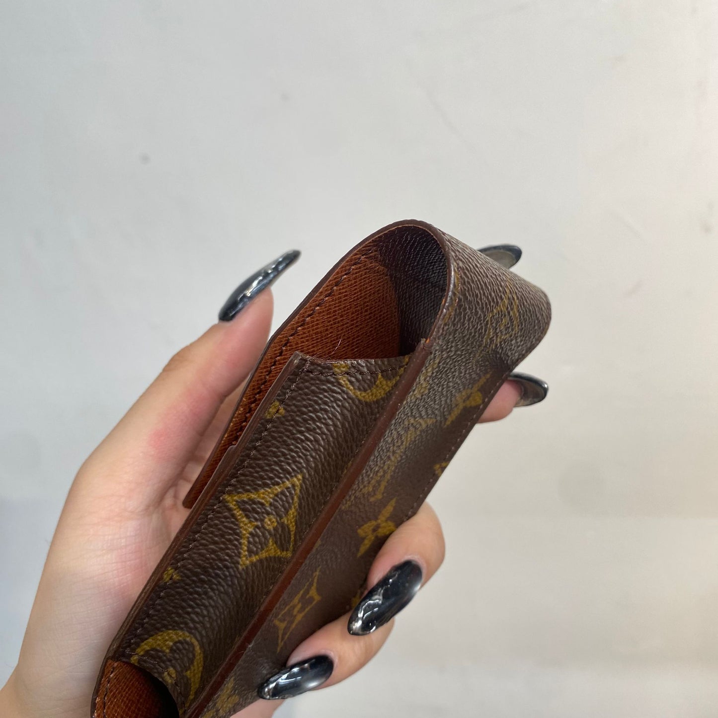 LV Case
