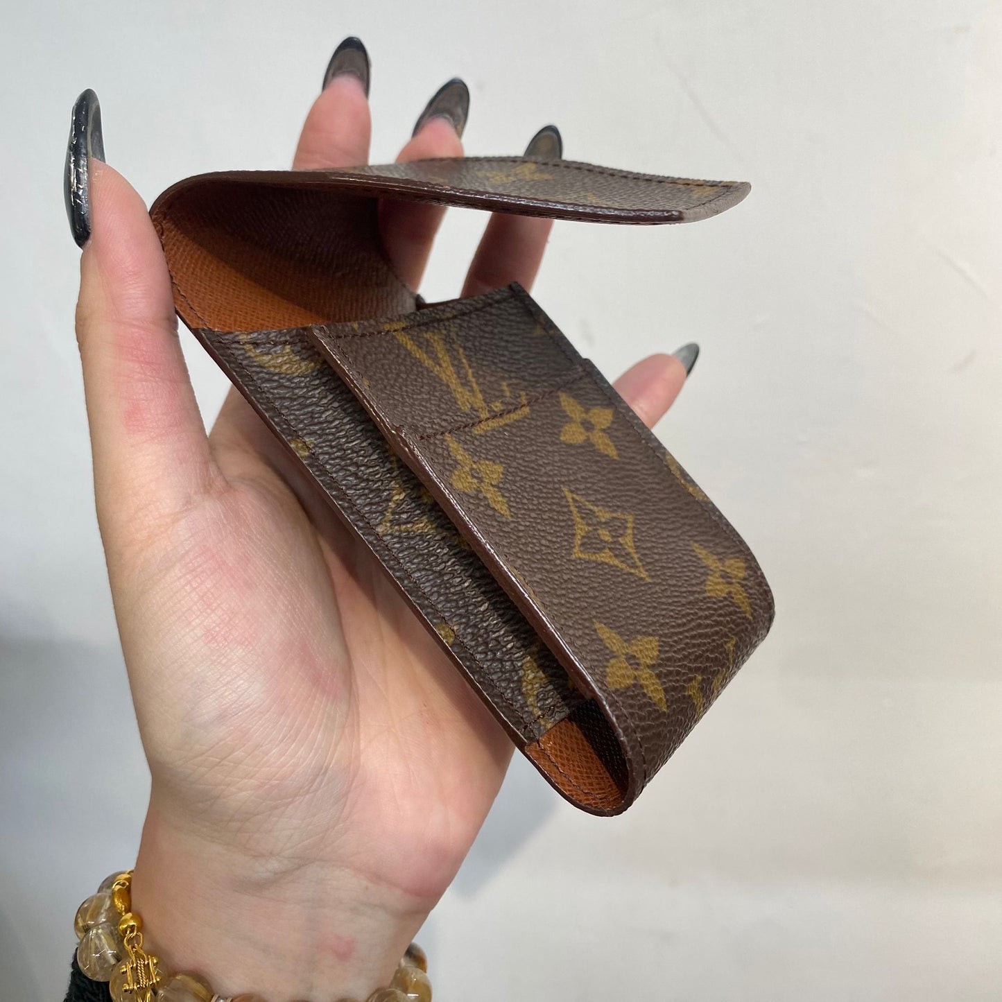 LV Case