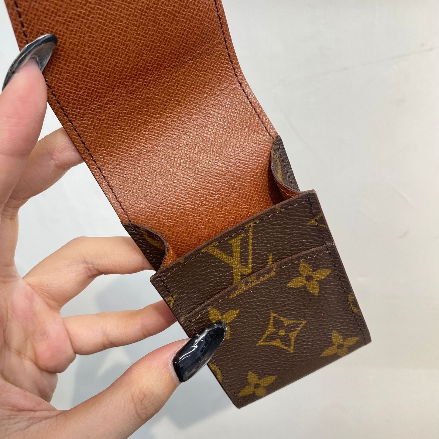 LV Case