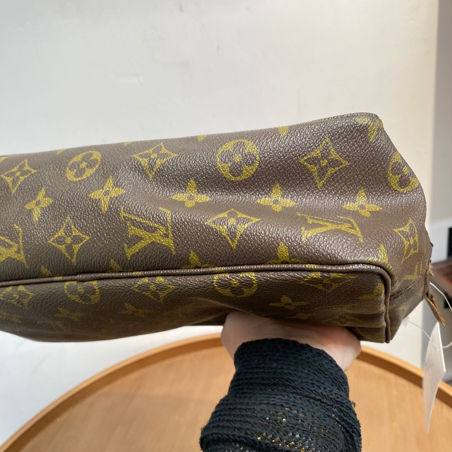 LV Pouch