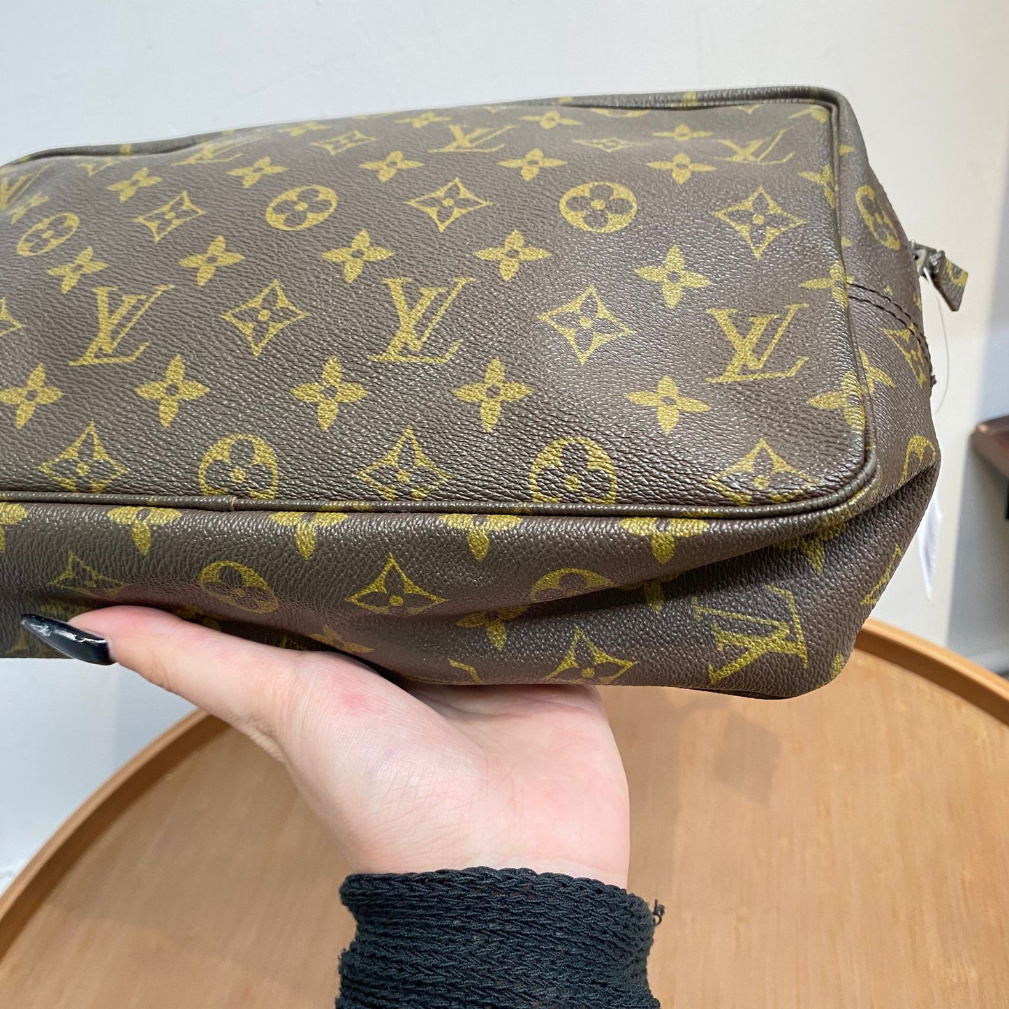 LV Pouch
