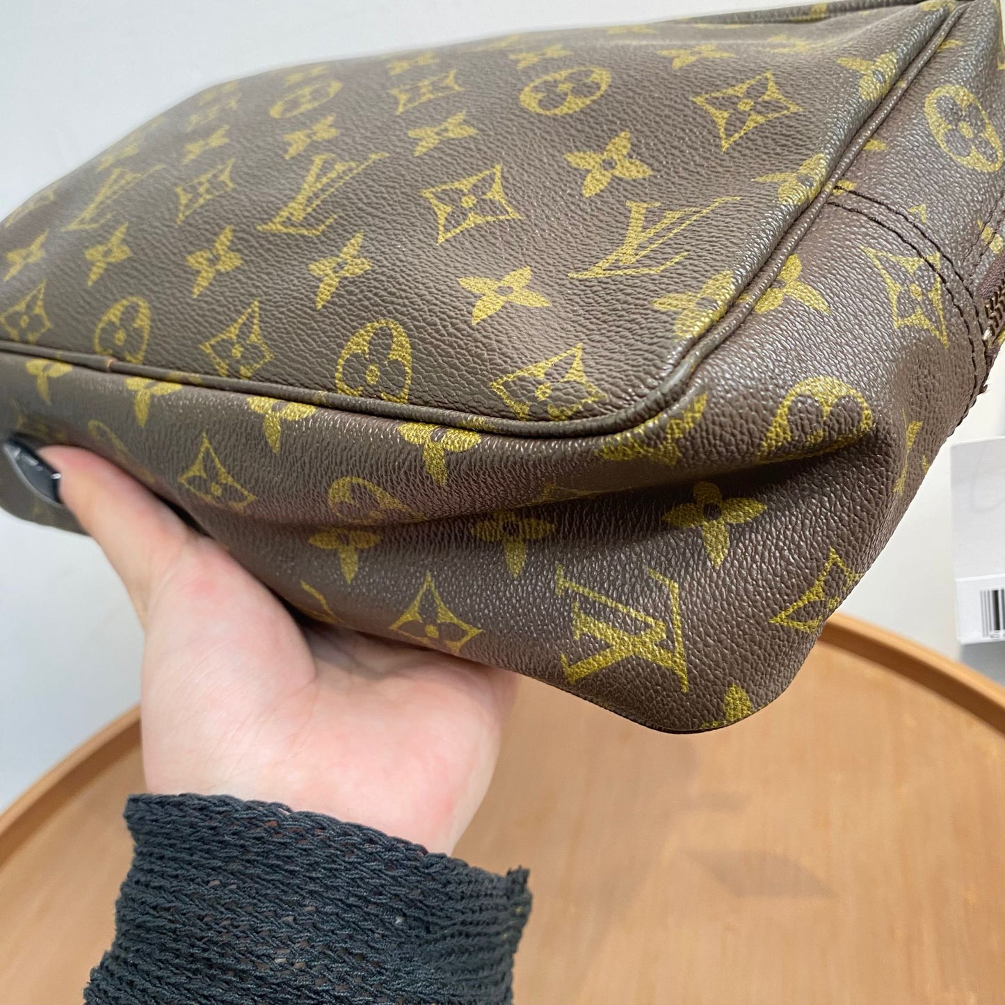 LV Pouch
