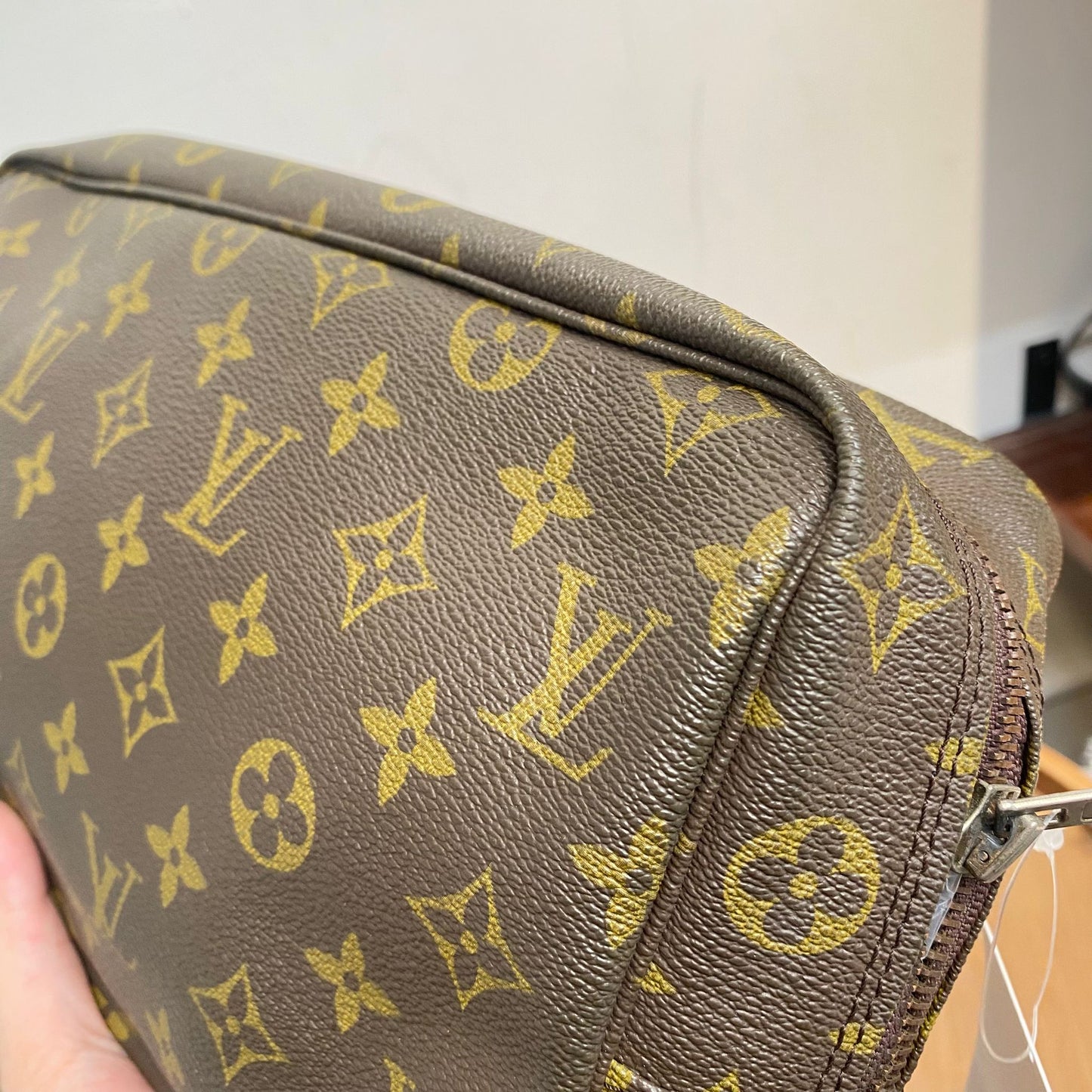 LV Pouch