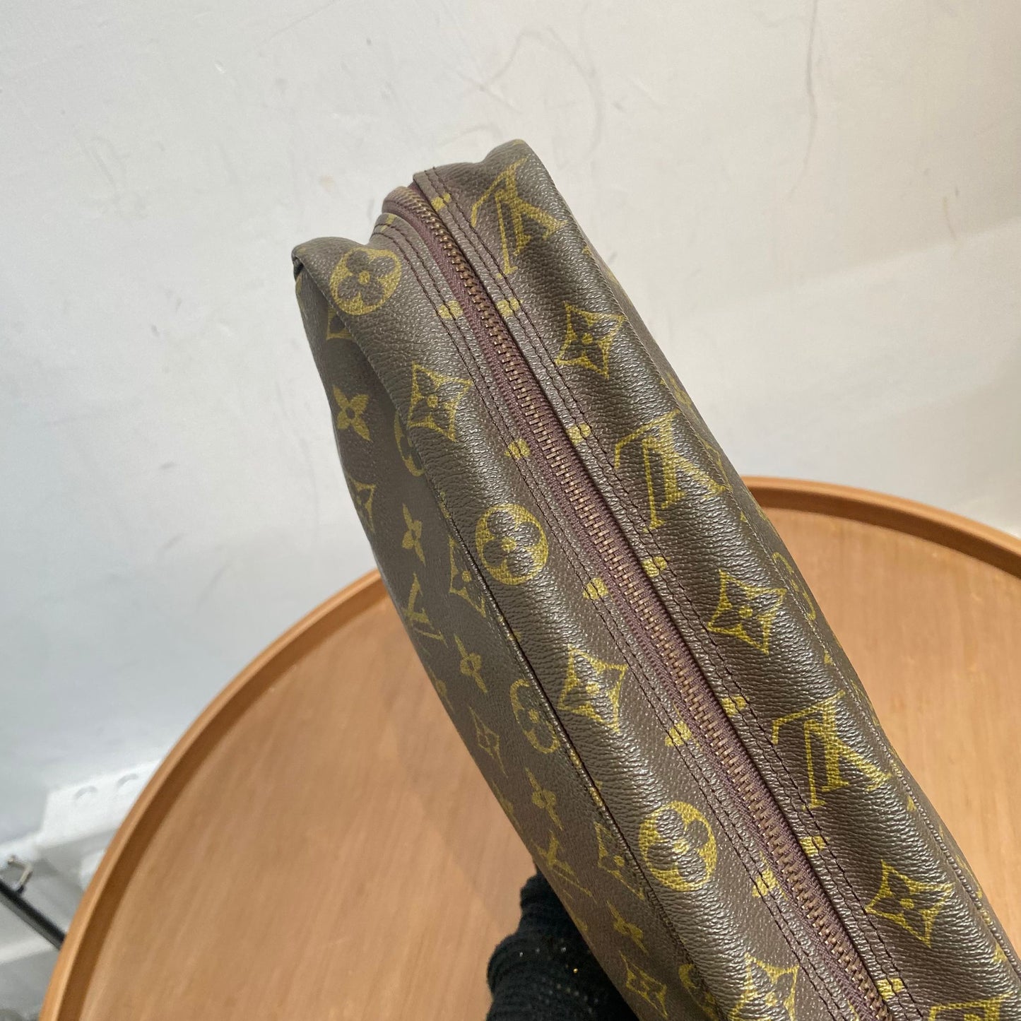 LV Pouch
