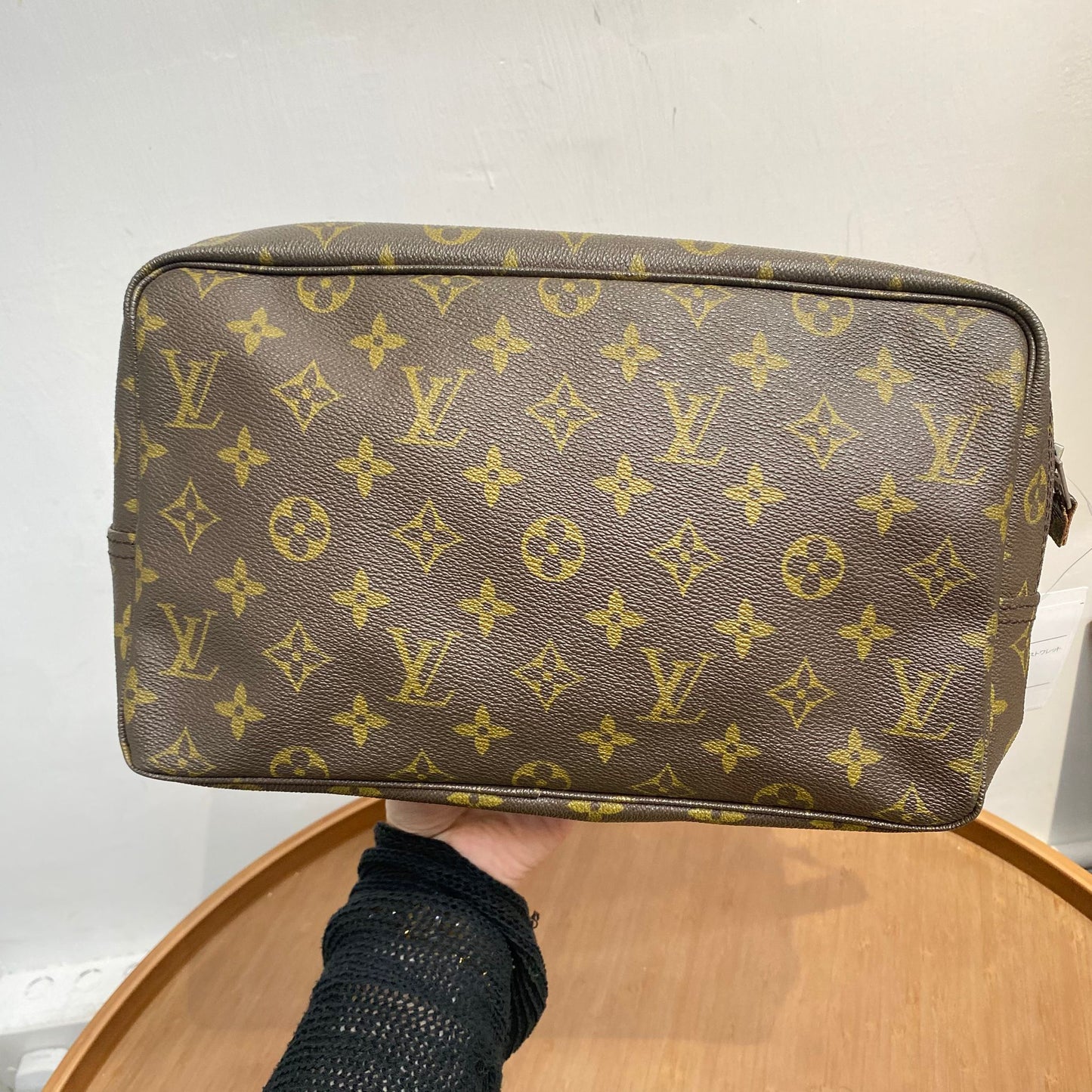 LV Pouch