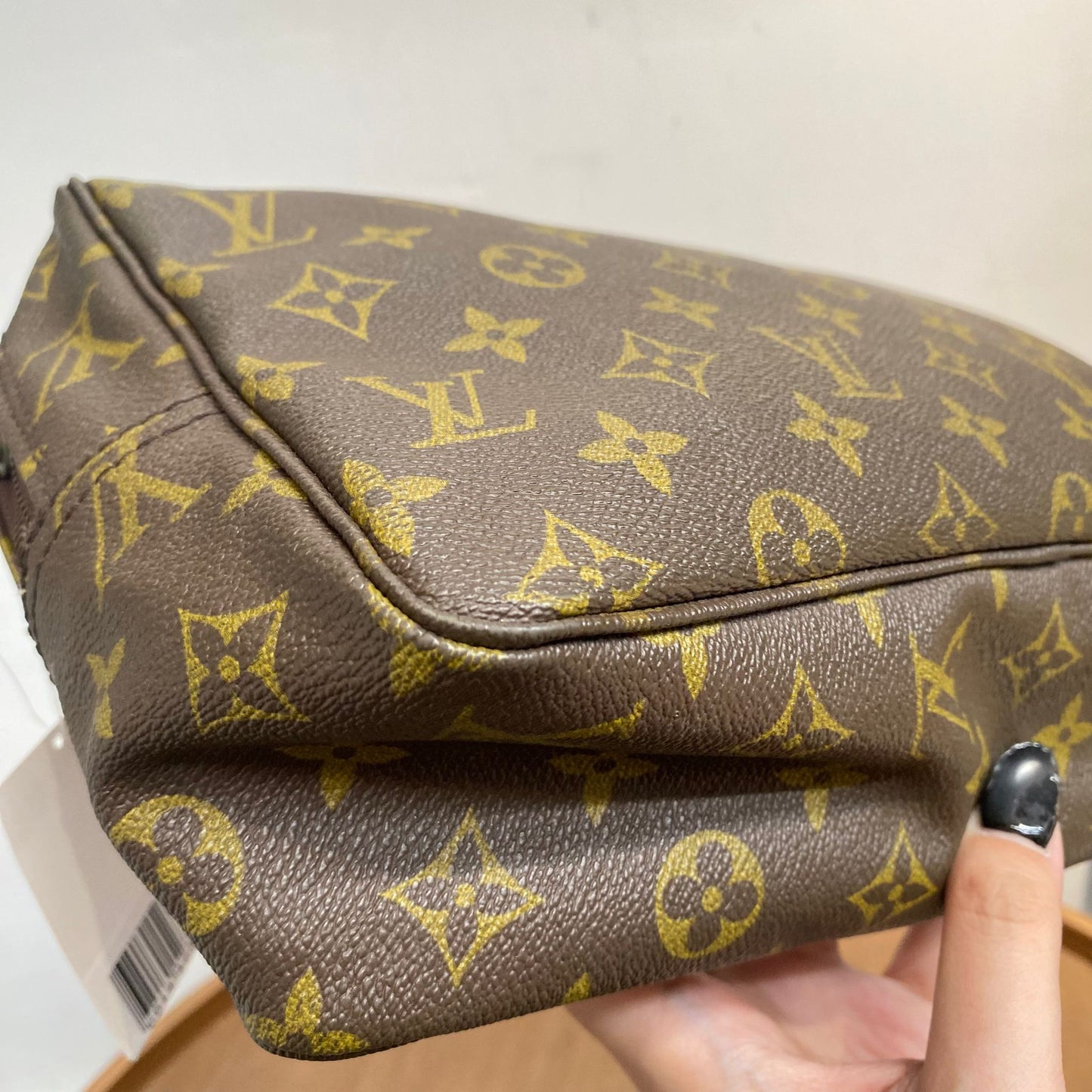 LV Pouch