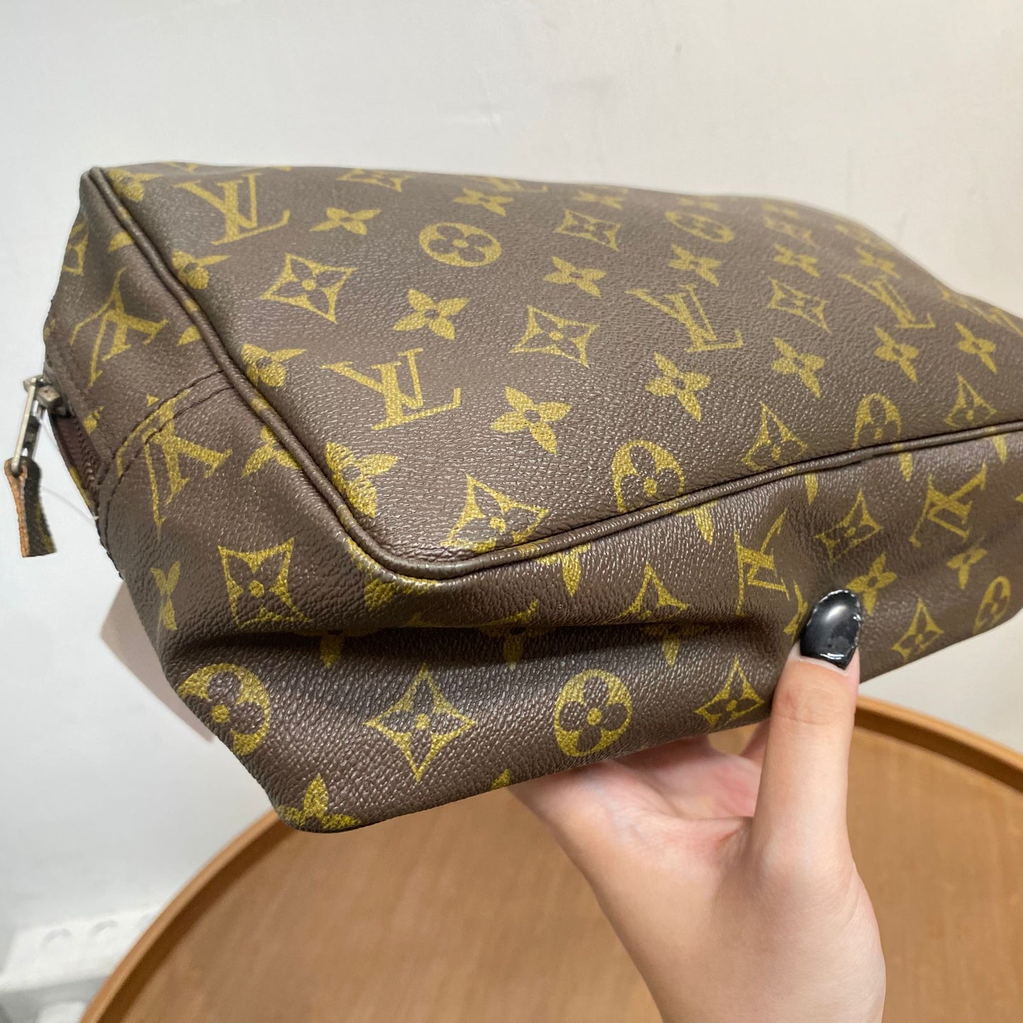 LV Pouch
